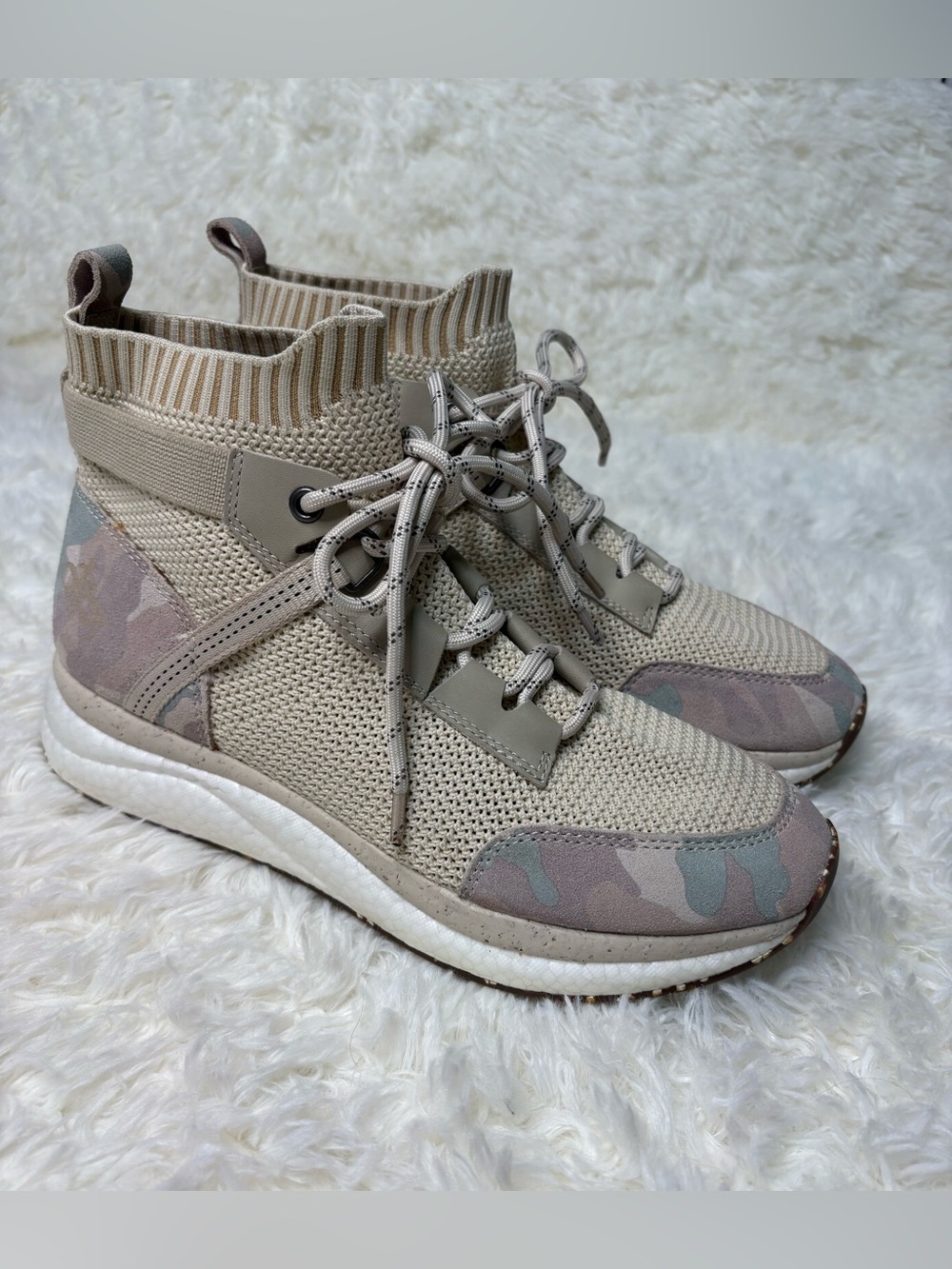 OTBT Hybrid In Bone Camo High Top Sneakers size 9